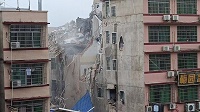长沙望城区一6层半民房垮塌 正在开展紧急救援