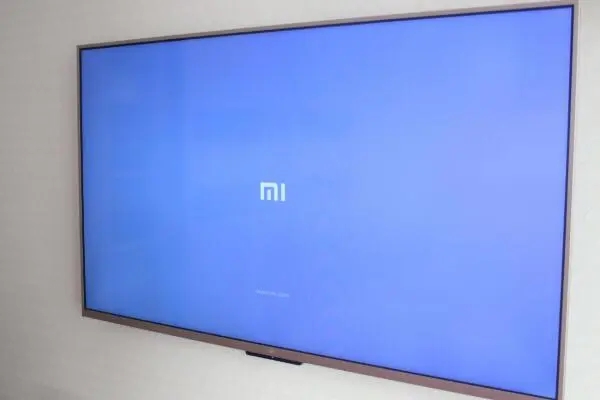小米回应电视屏幕自动脱落
